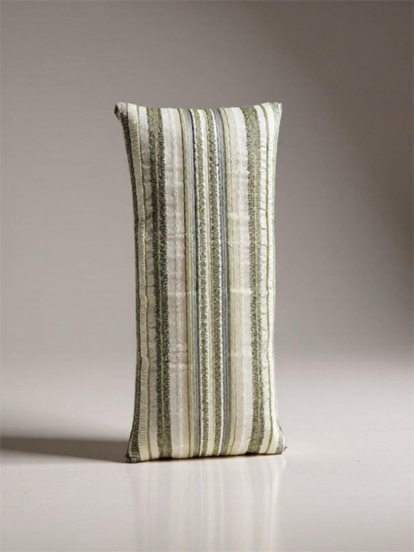 Mint & Meadow BotaniHeat - Medium Size - Light Earthy Tones